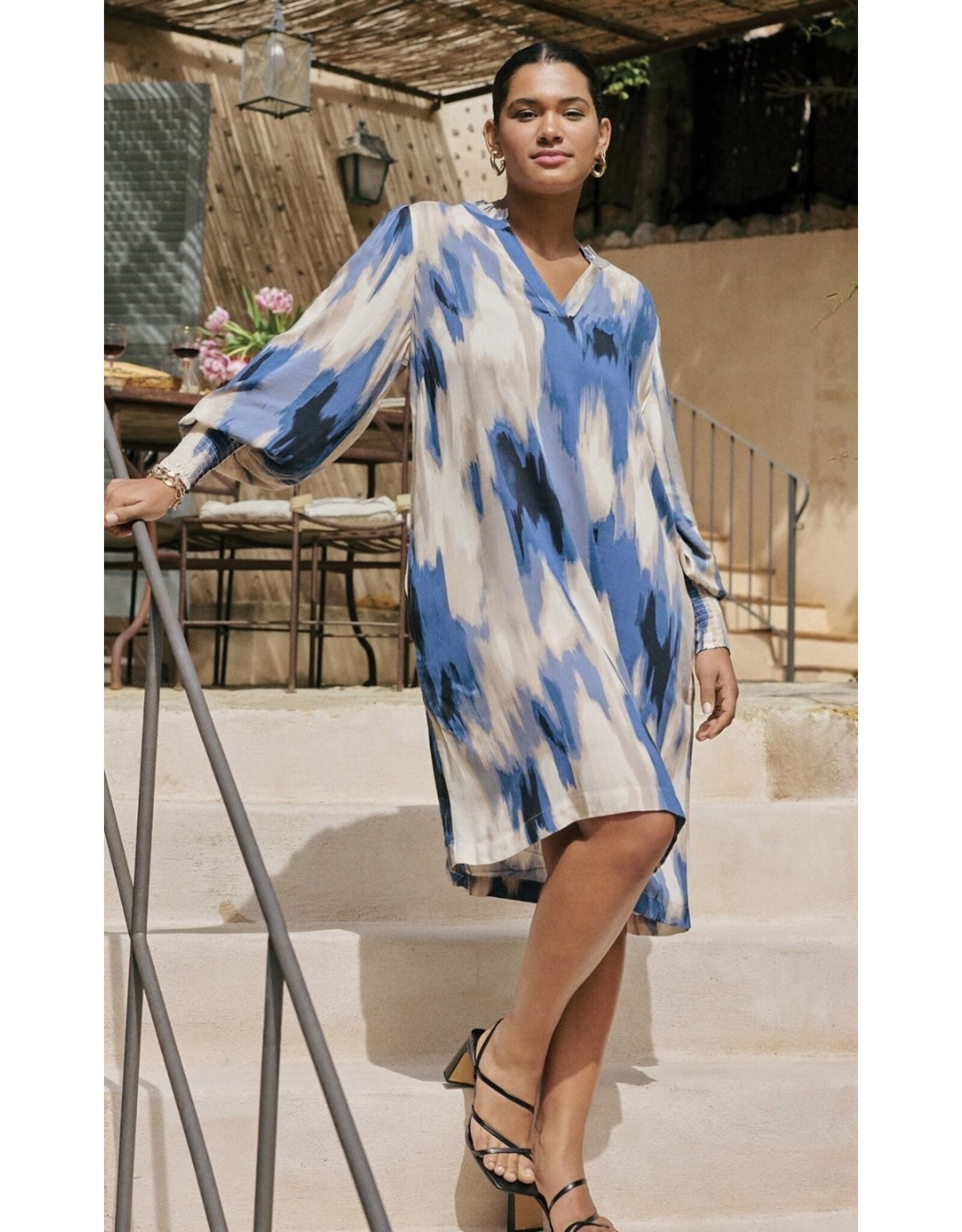 Kaffe Kleed kaffe curve blauw abstract