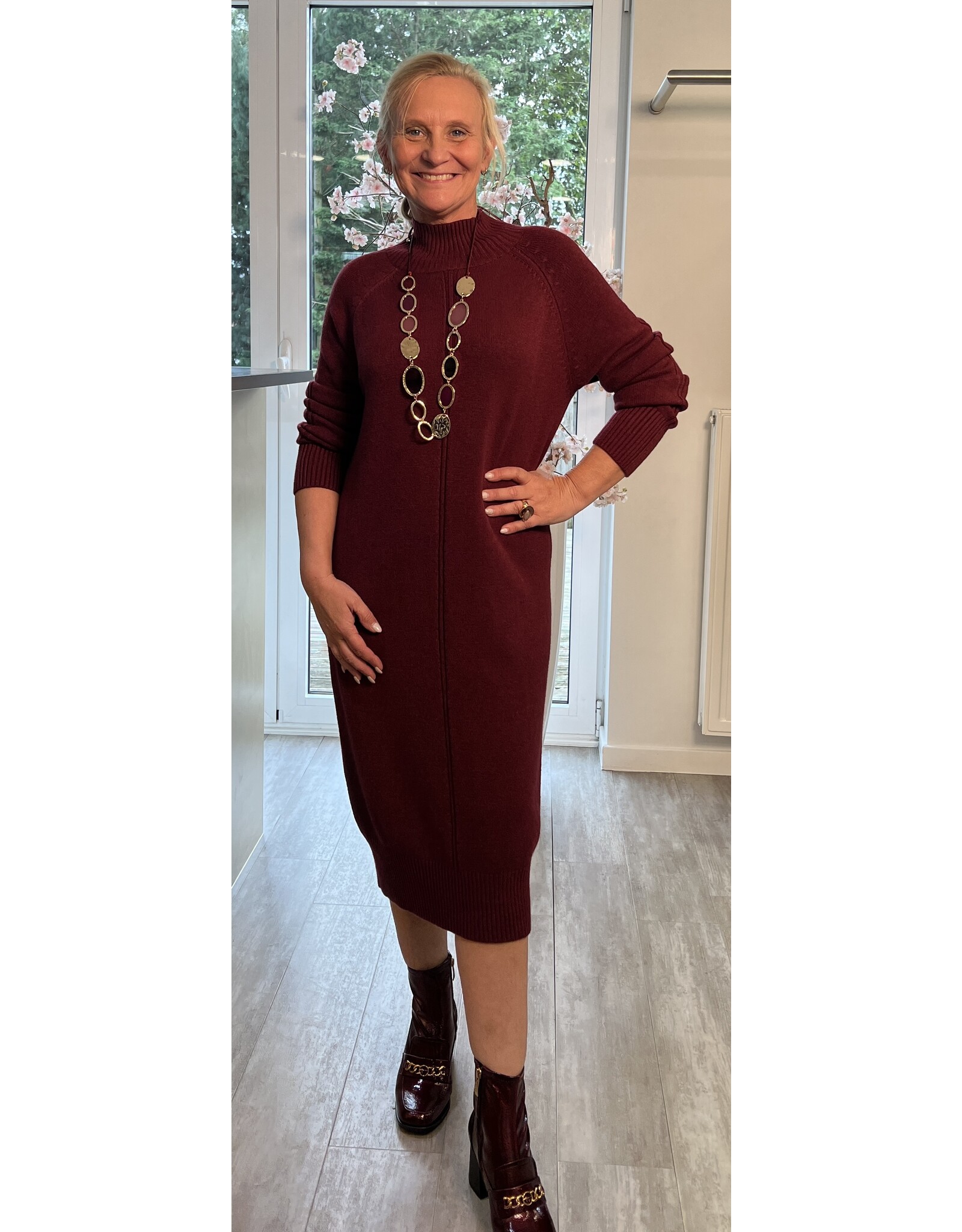 Italie Kleed bordeaux met opstaande coll