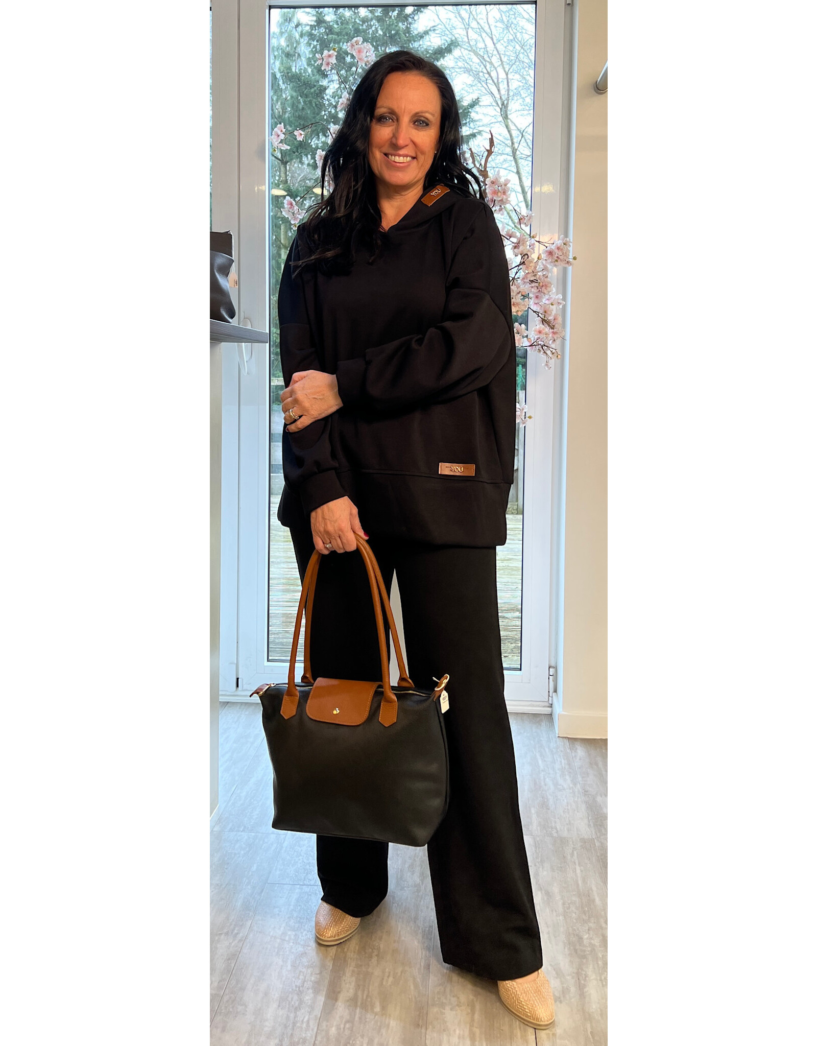 Italie Trui/sweater zwart met kap