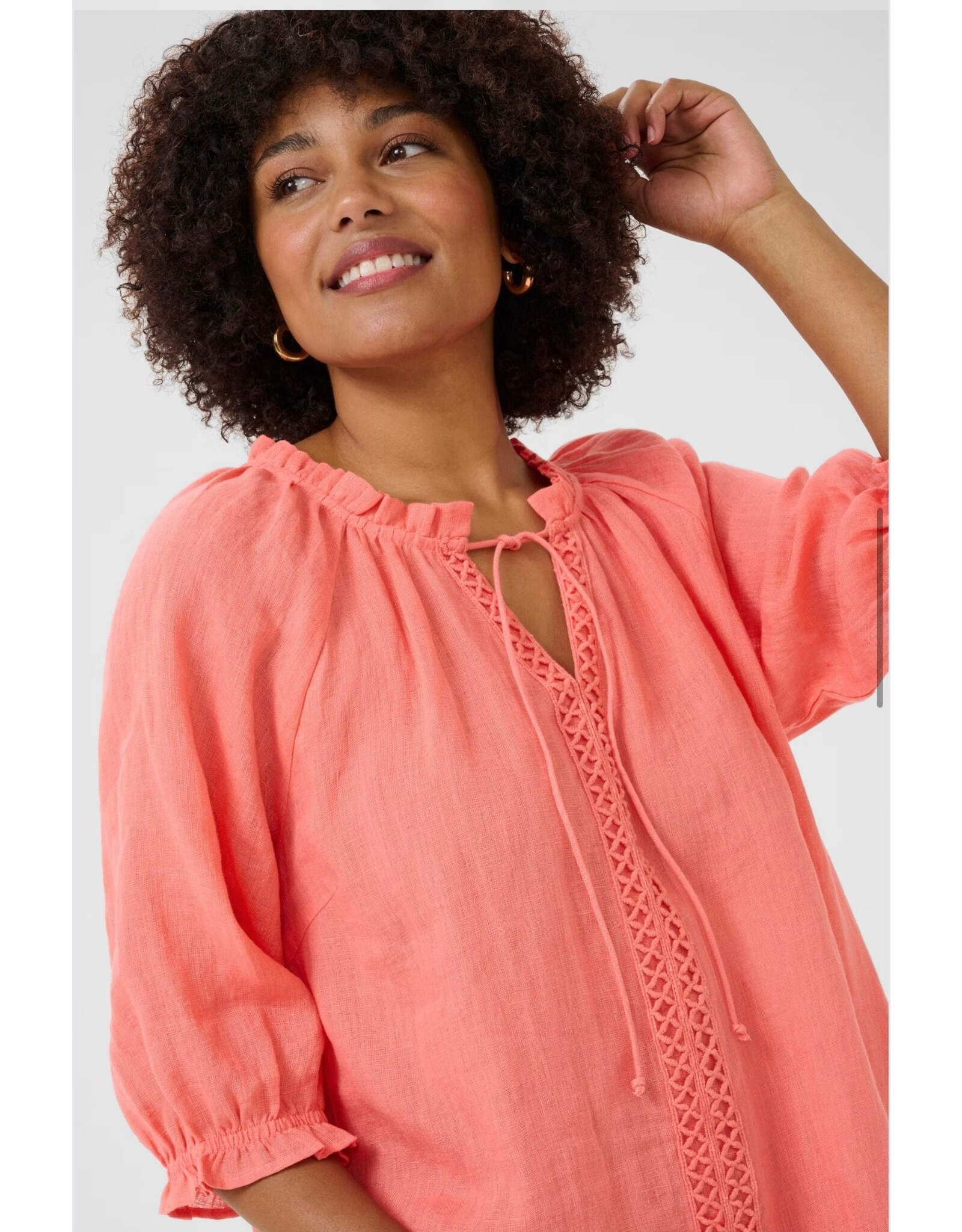 Cream Kleed Bellis porcelain rose