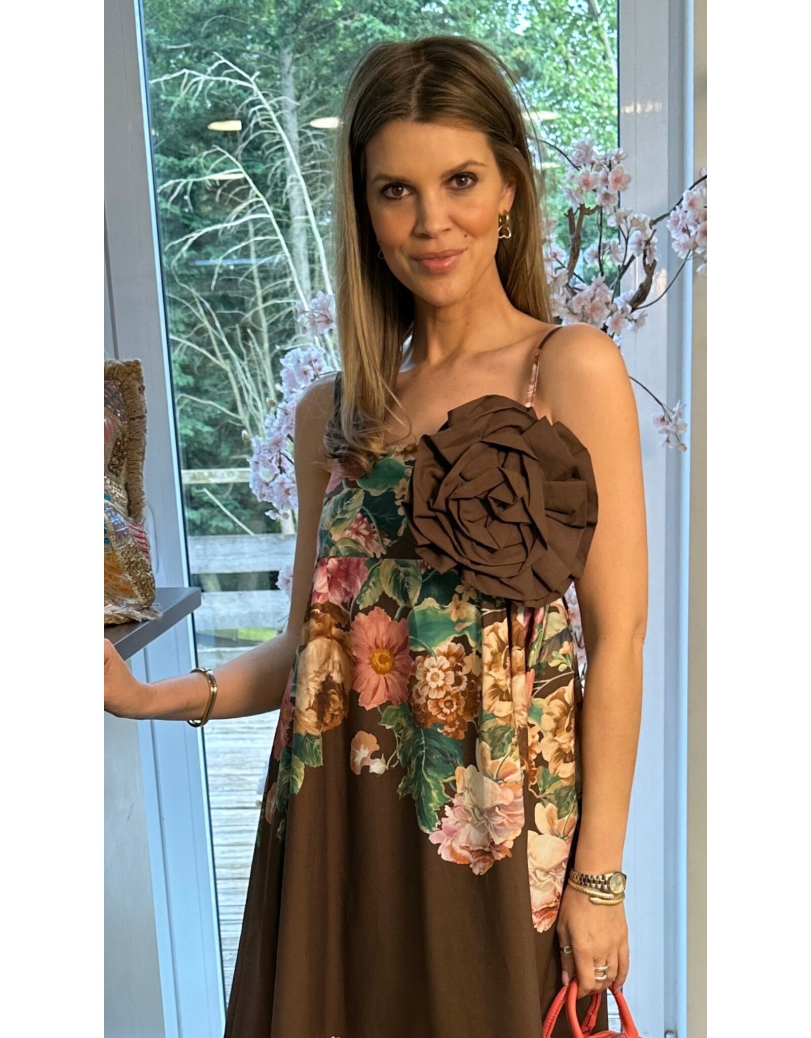 Italie Kleed Tine bruin met bloem