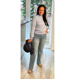 Yest Trui Onarida soft blue