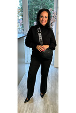 Yest Broek oifa esential black