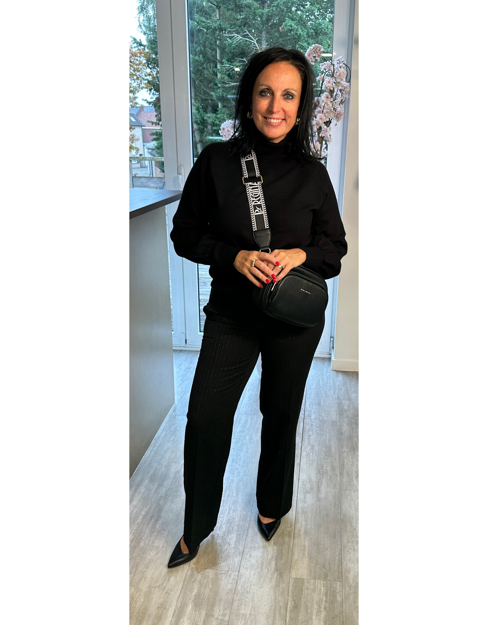 Yest Broek oifa esential black