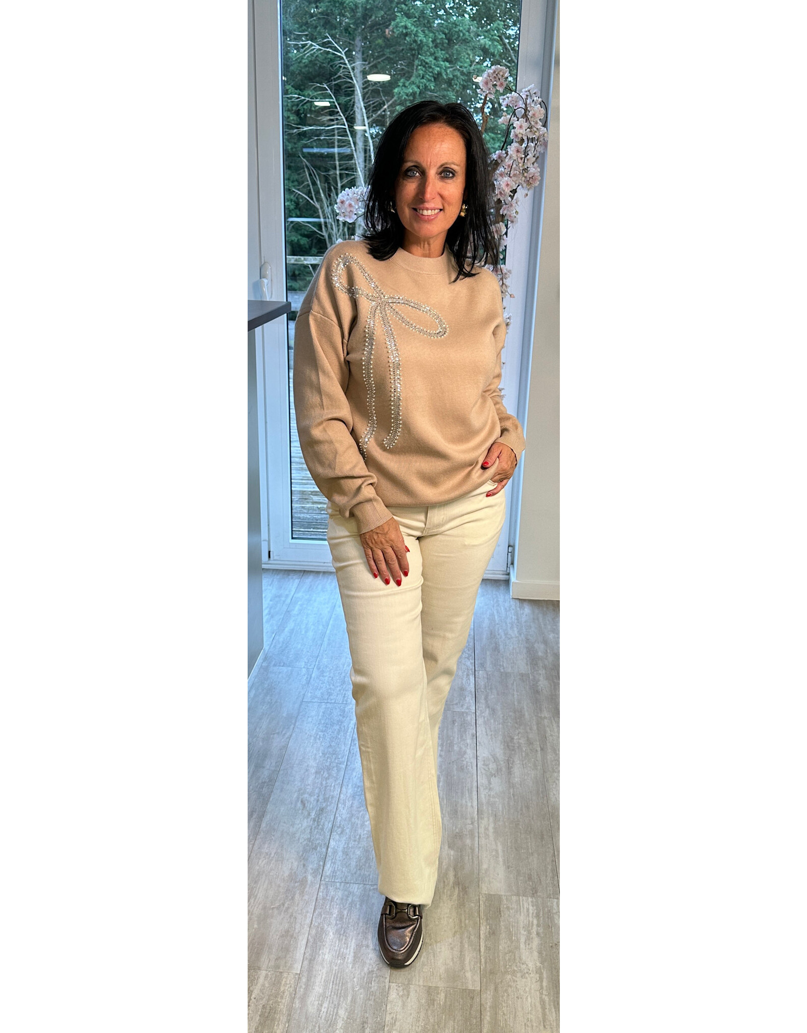 Parijs Trui beige met strik