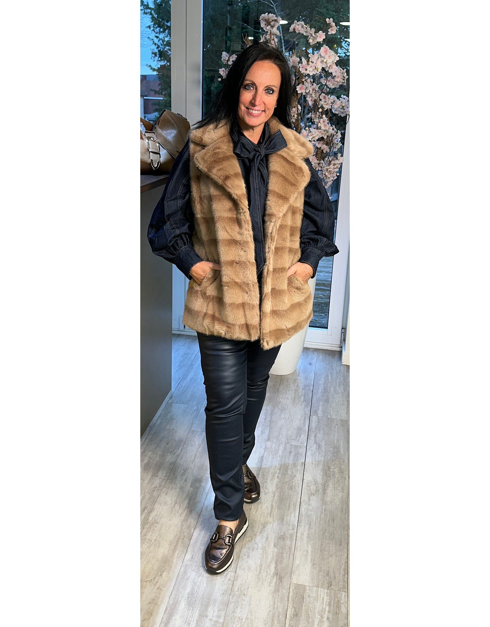 Brussel Gilet/bontje beige grote maat