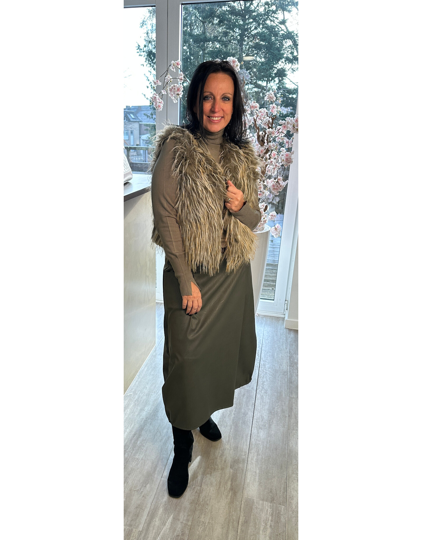 Yest Trui Ojasvini Grey Olive