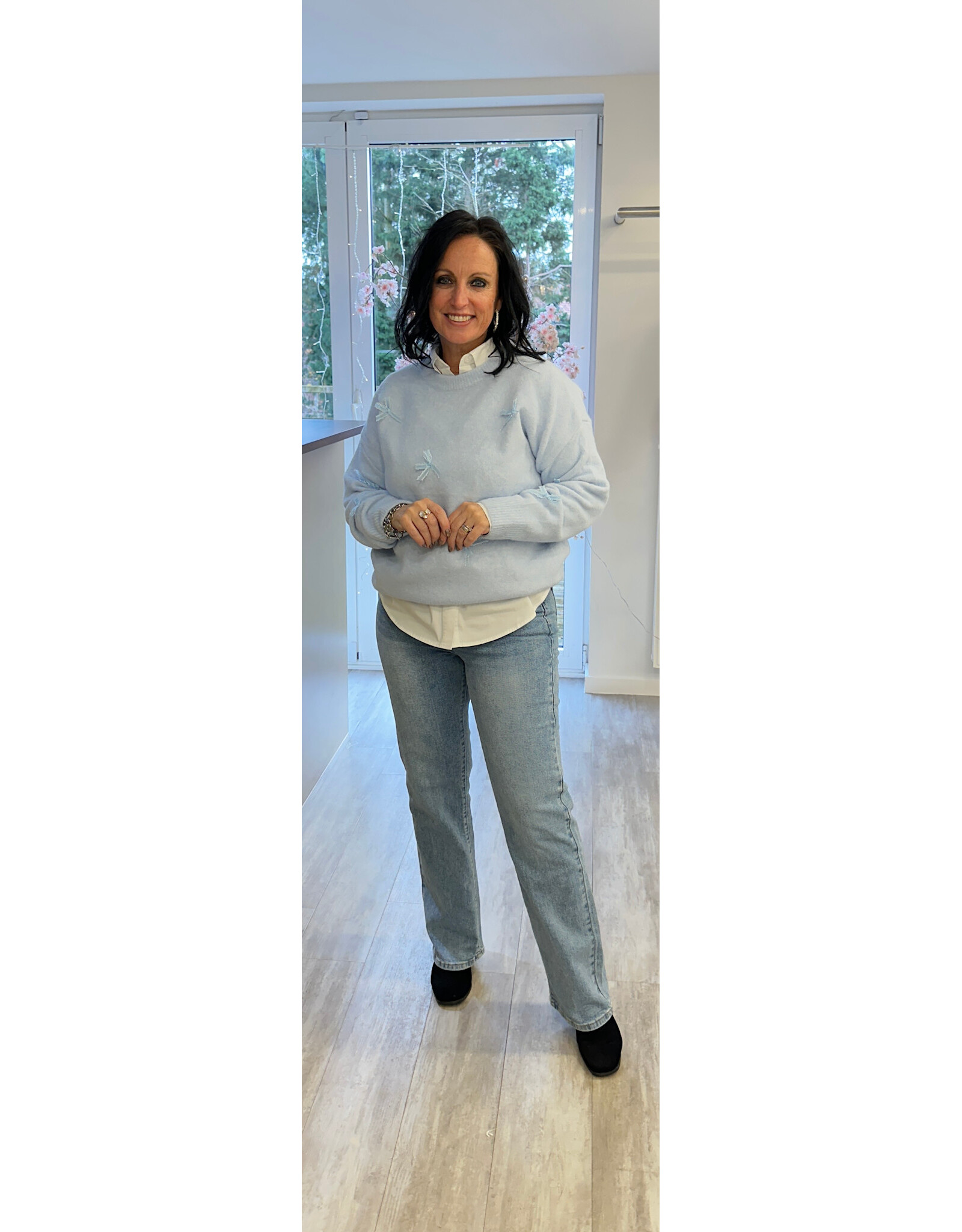 Brussel Trui blauw met strikjes