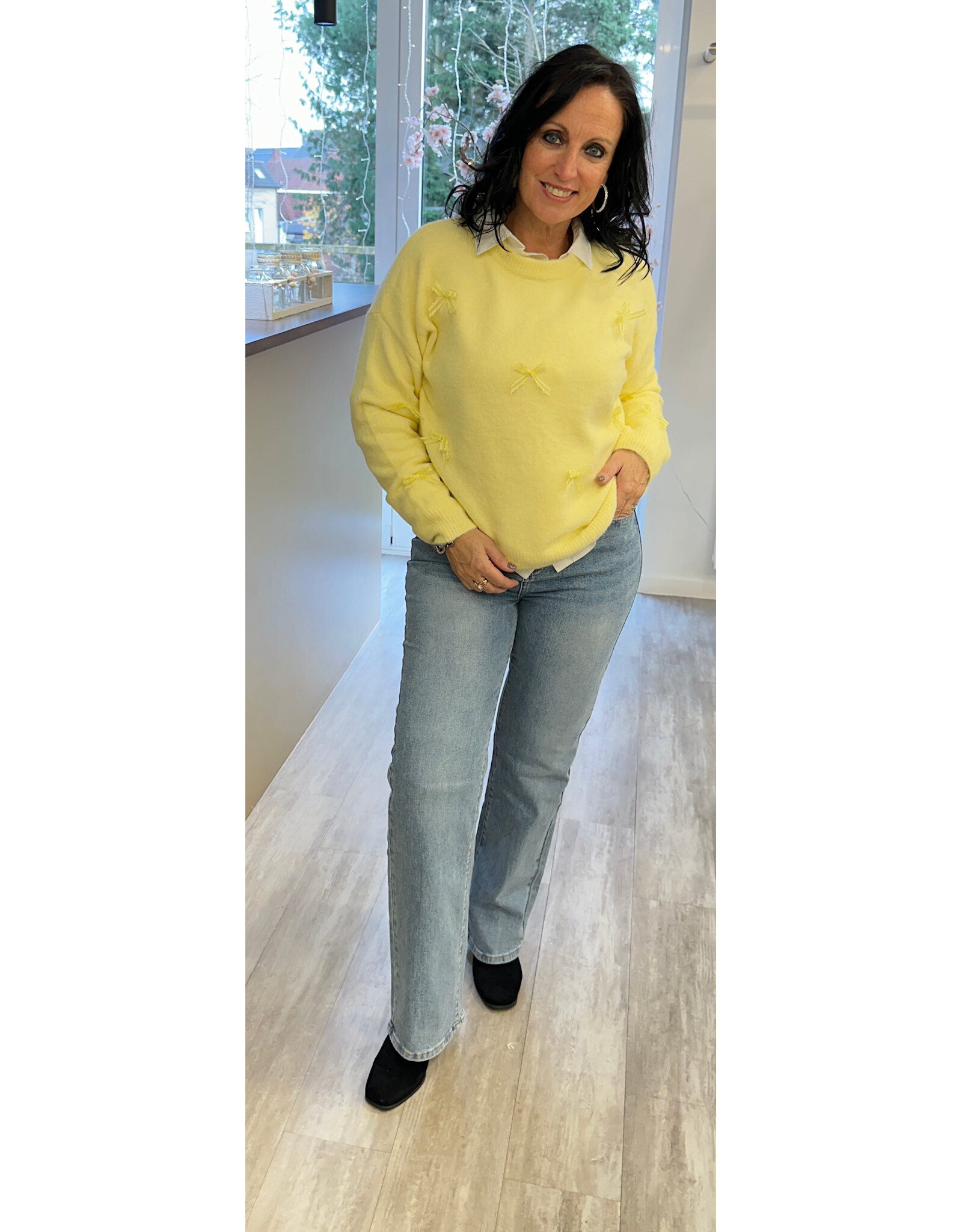 Brussel Trui geel met strikjes