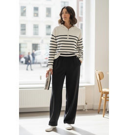 Yest Trui isen antique yest