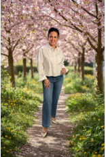 Basic Yest Bloes bea White