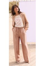 Yest Broek Klara baked clay