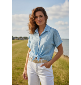 Italie Bloes summer broderie blauw