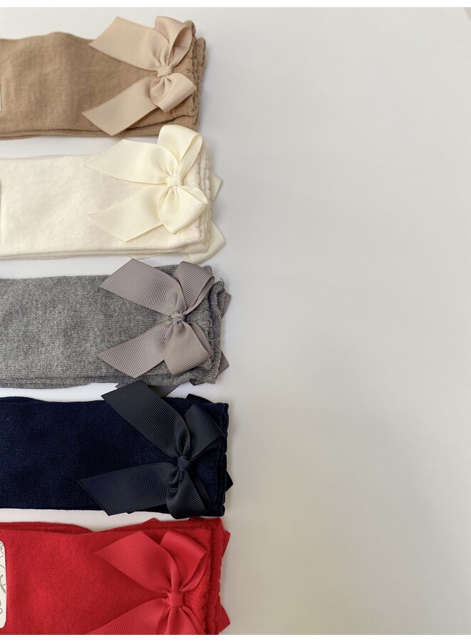 Kniekous meisjes met strik opzij rood