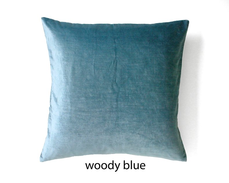 Woody Shiny Velvet Cushion