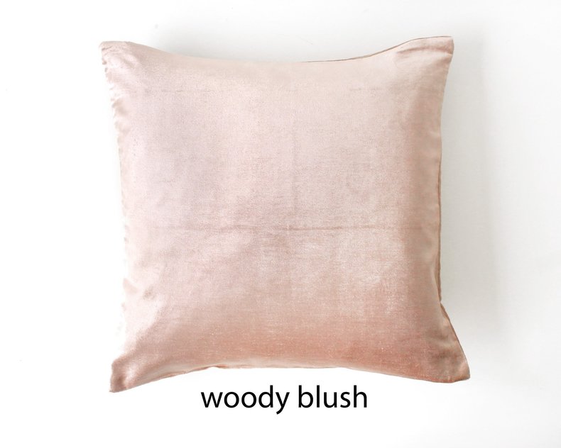 Woody Shiny Velvet Cushion