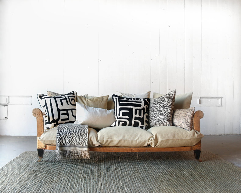 Lua Cushion cover Black on white 50x50