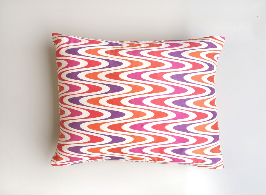 Swirl 100% silk cushion