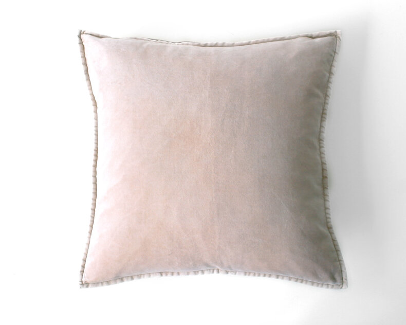 Stonewashed Cushion coverVelvetPip color Pebble