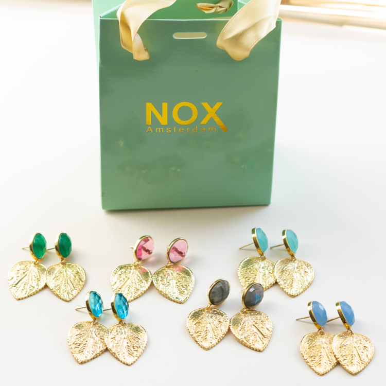 NOX Amsterdam NOX leaf grijs chalcedoon oorbellen