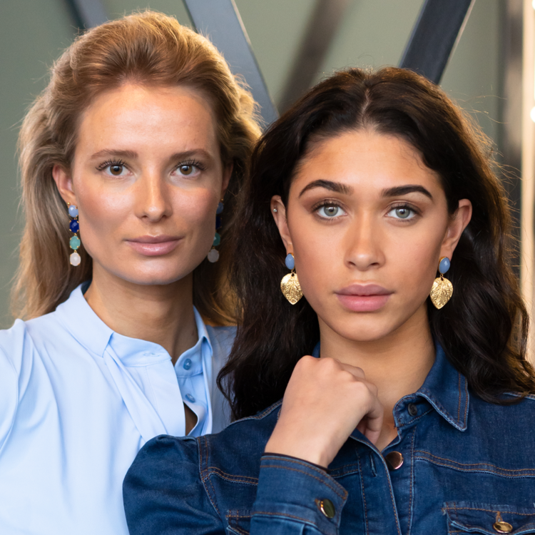 NOX Amsterdam NOX leaf grijs chalcedoon oorbellen