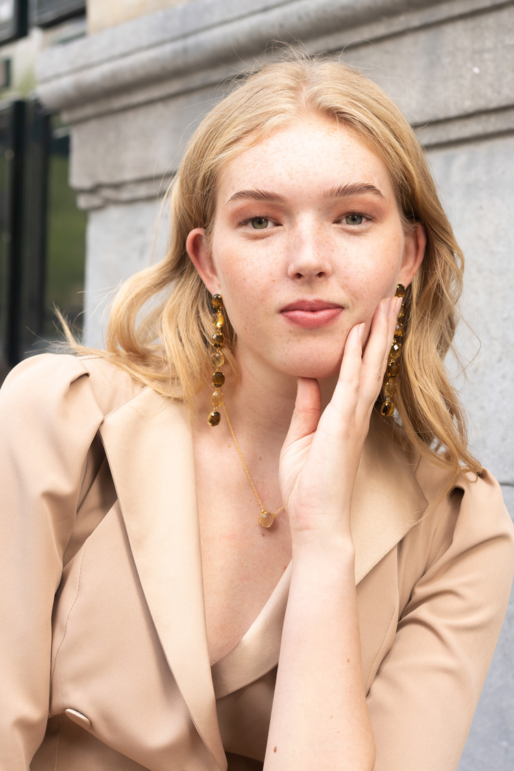 NOX Amsterdam NOX multicolor tijgeroog & geel gouden oorbellen