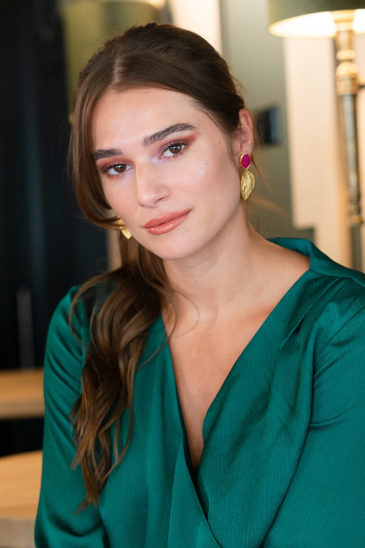 NOX Amsterdam NOX leaf fuchsia oorbellen