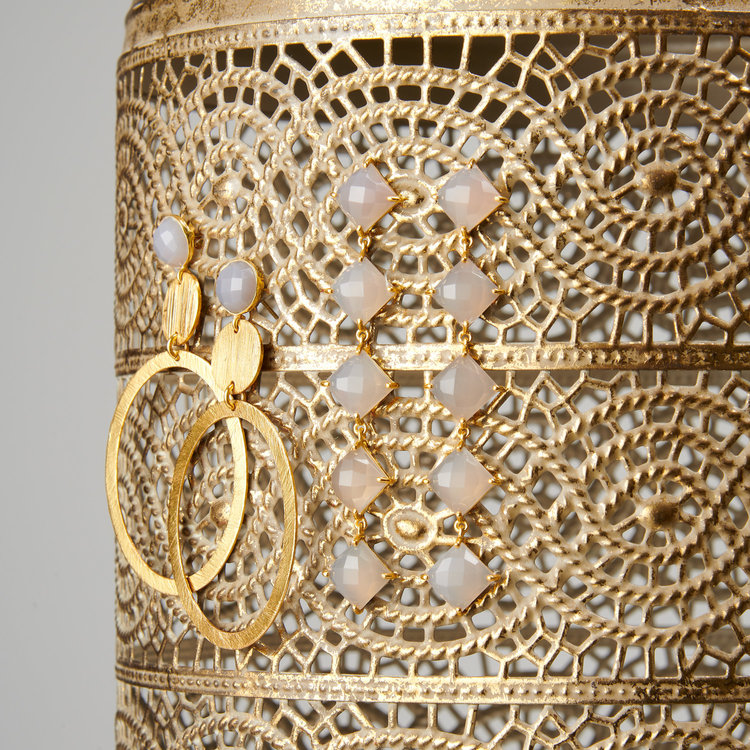 NOX Amsterdam NOX colored statement grijs chalcedoon matte oorbellen