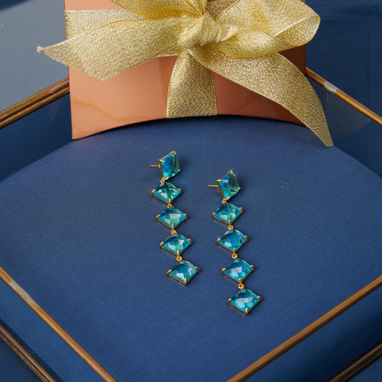 NOX Amsterdam NOX diamondfall 5 stones zacht blauwe oorbellen