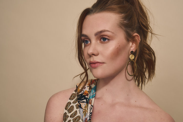 NOX Amsterdam NOX colored statement smokey matte oorbellen