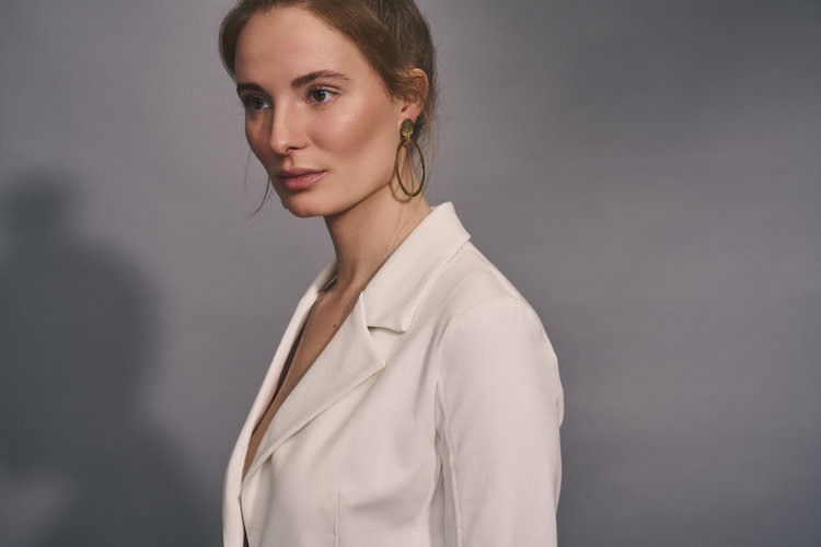 NOX Amsterdam NOX big oval gehamerde gouden oorbellen