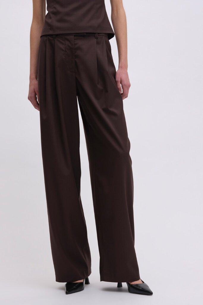 Remain Pants Remain Cocoon suiting with pleats dark brown