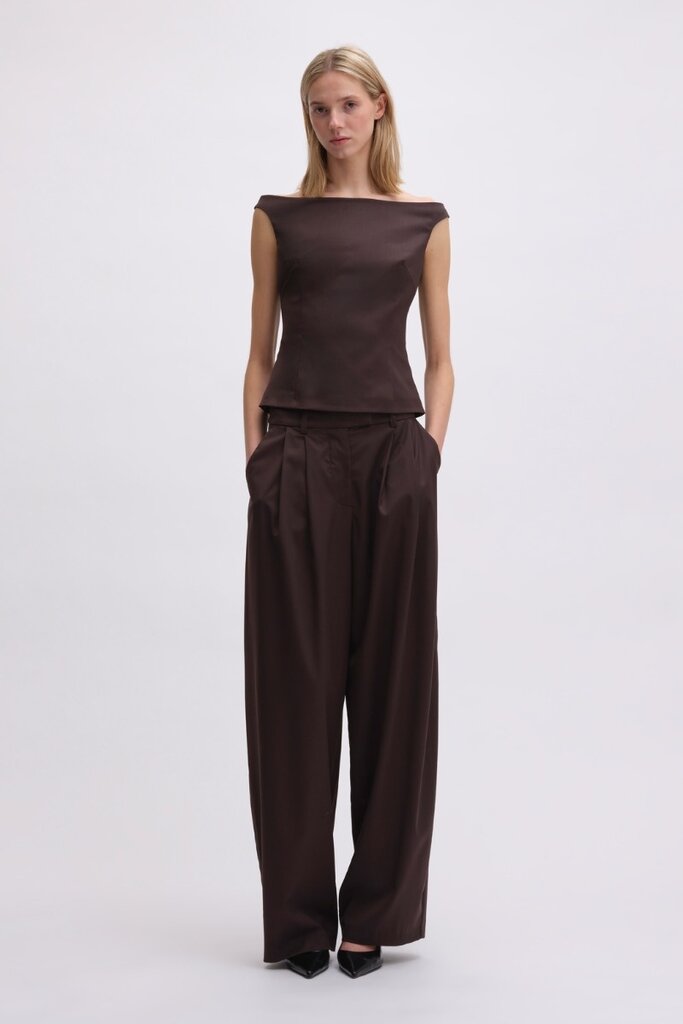 Remain Pants Remain Cocoon suiting with pleats dark brown