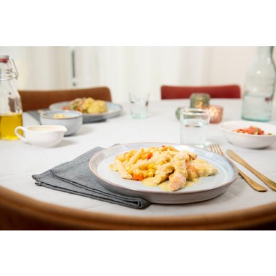 Carezzo Paste penne met zalm, bevat 30+ gram eiwit per kleine maaltijd Carezzo Paste penne met zalm, bevat 30+ gram eiwit per kleine maaltijd