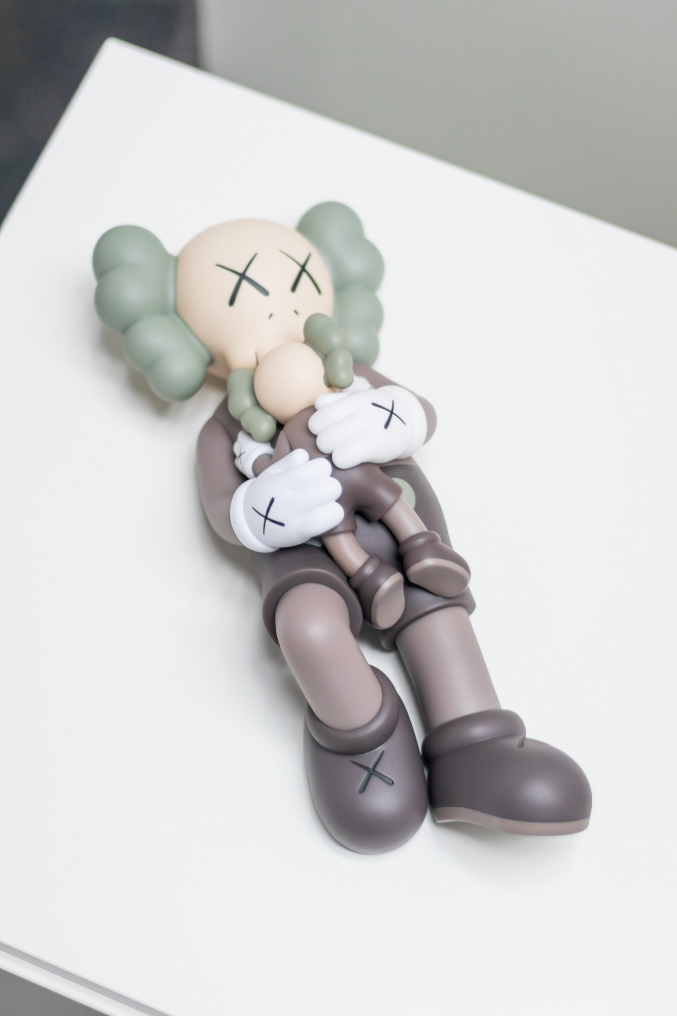 Kaws Vinyl Holiday Singapore Brown