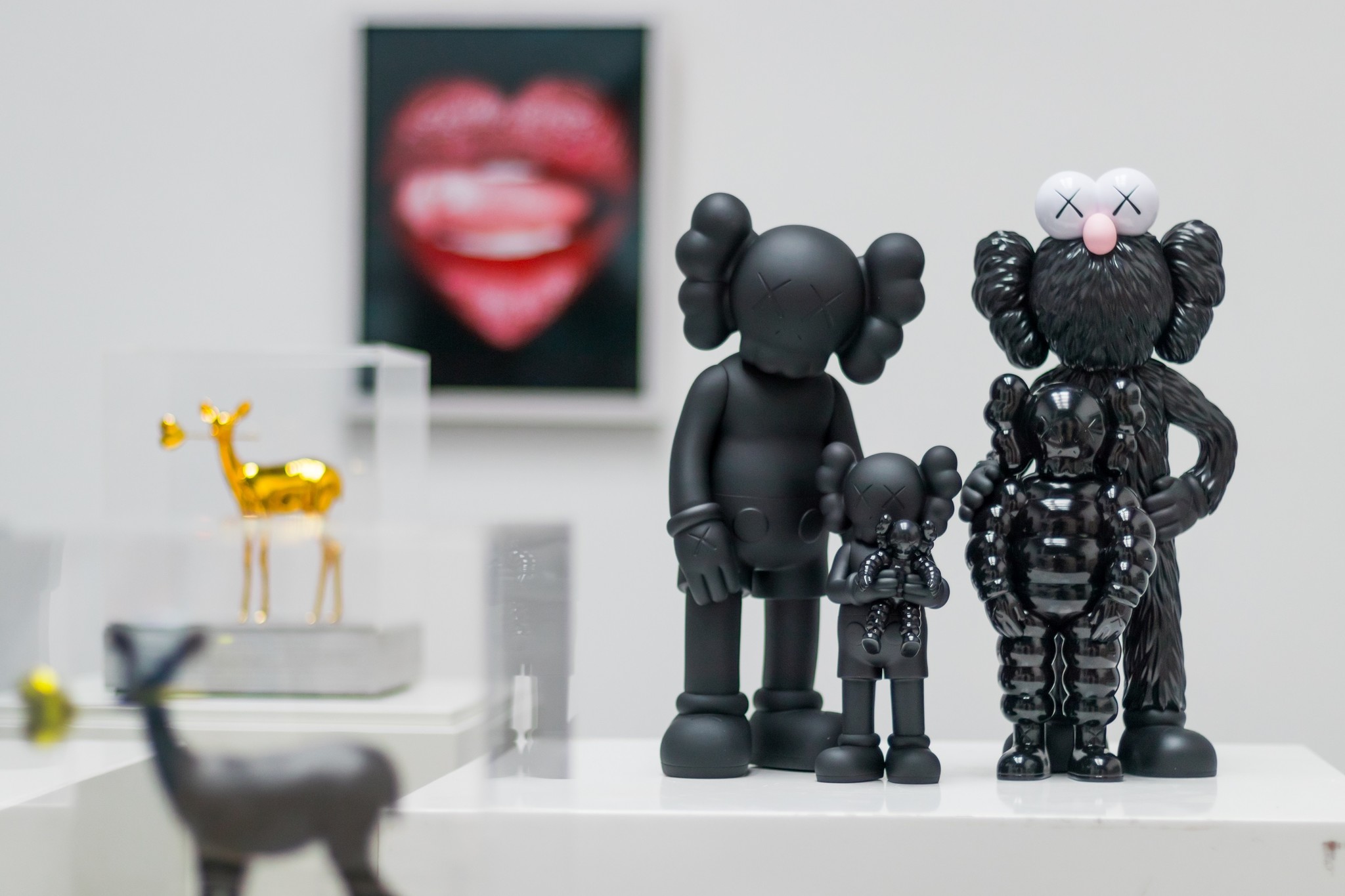 新品】♯2 KAWS FAMILY BLACK kaws tokyoカウズ - 置物