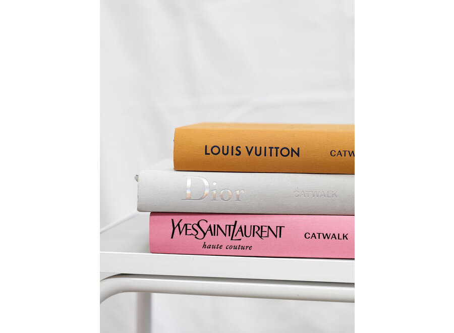 Louis Vuitton Catwalk Tafelboek - LaroChic Sfeer & Wonen - Helmond