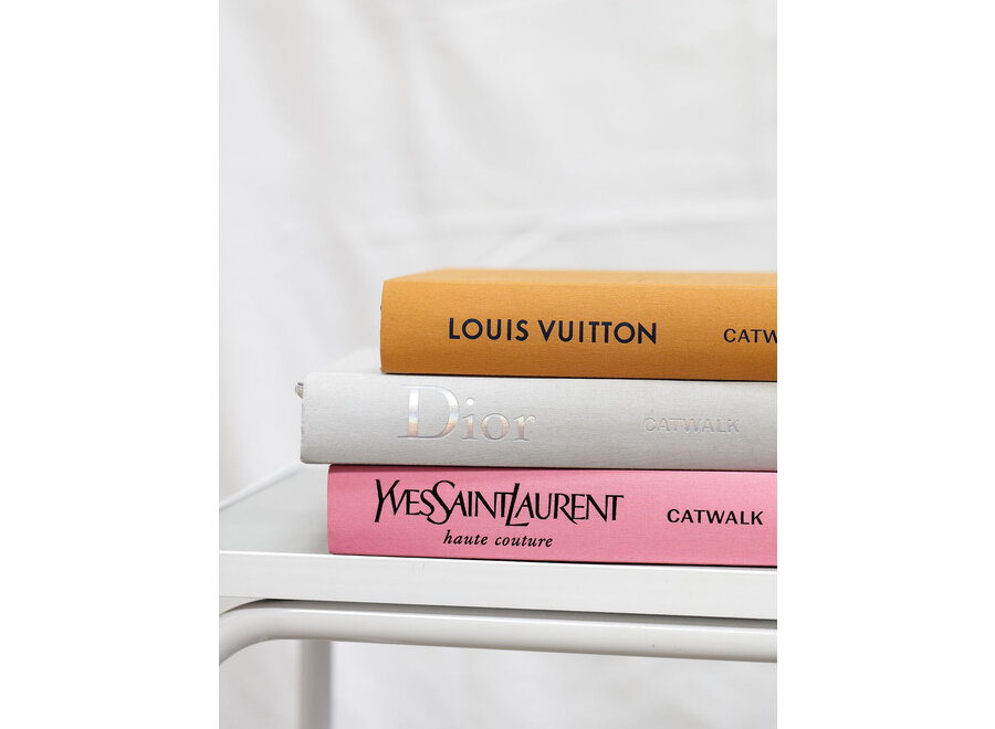 Tafelboek Louis Vuitton Catwalk + Boekenstandaard Zwart