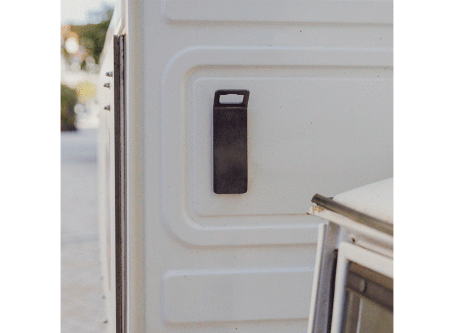 JOHNNY CATCH Magneet Flesopener Zwart