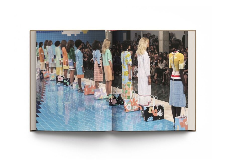 New York. In Fashion + Boekenstandaard Zwart