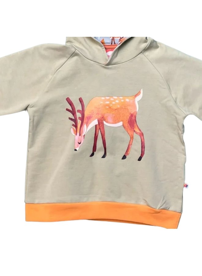 CURIOUS STORIES  Hoodie Sweatshirt khaki mit großem Hirsch Print aus Biobaumwolle