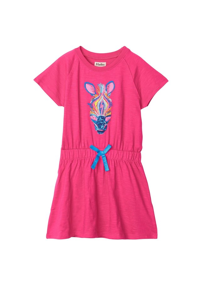 Hatley tailliertes T-Shirt Kleid mit Fuschia Zebra und Schleife in pink