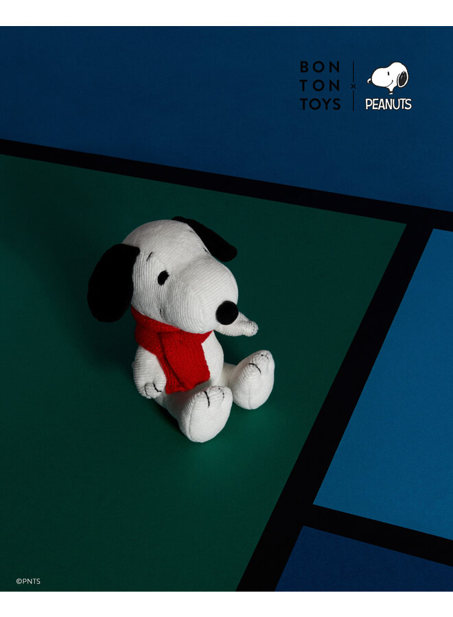 Snoopy Cordury  mit Schal von Peanuts x Bon Ton Toys – Ein Kuschelfreund mit Stil 17cm
