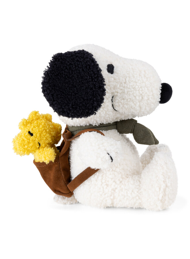 Snoopy sitzend mit Rucksack und Woodstock von Peanuts x Bon Ton Toys – 20cm