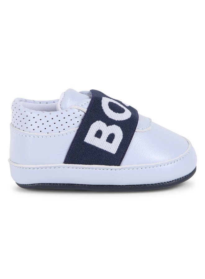 BOSS Baby Leder-Schuhe babyblau mit BOSS-Patch  Leder mit Gummizug