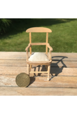 Chaise à accoudoirs miniature 1:12