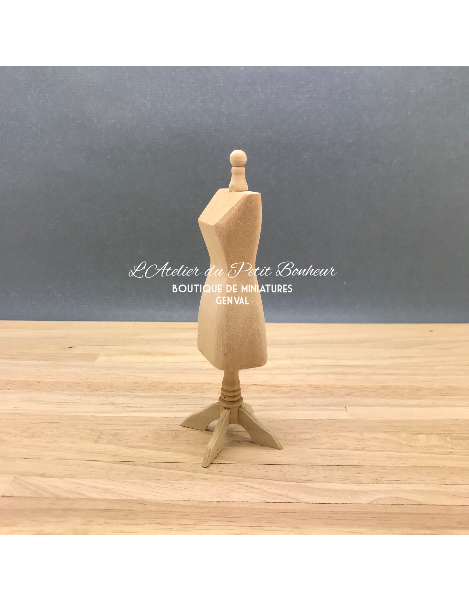 Mannequin en bois miniature 1:12