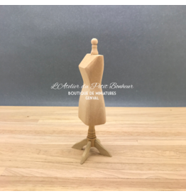 Mannequin en bois miniature 1:12