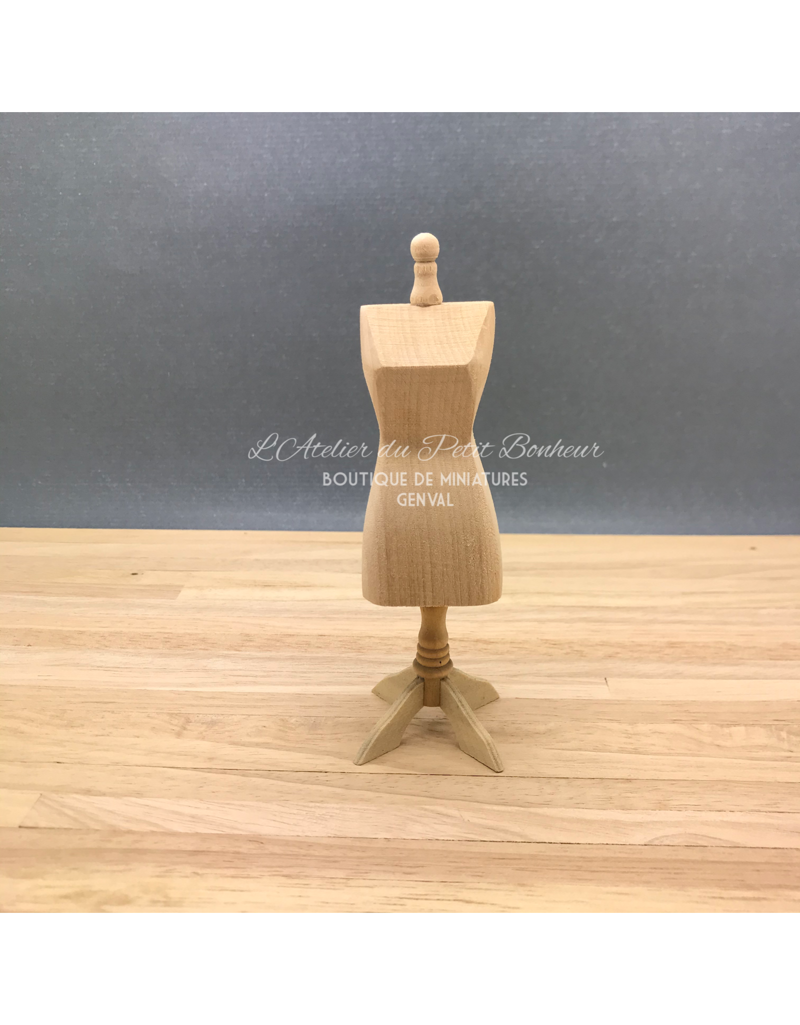 Mannequin en bois miniature 1:12