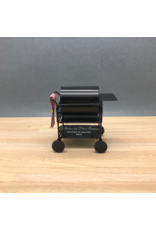 Barbecue noir sur roulettes miniature 1:12